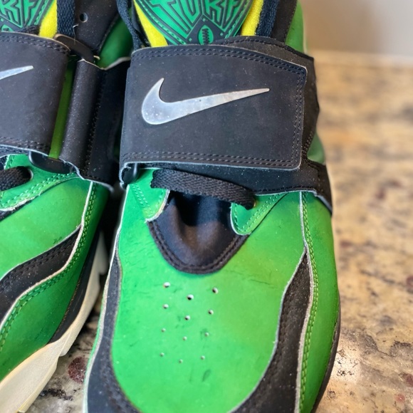 NIKE Air Diamond Turf Oregon Ducks Size 11 - Picture 7 of 11